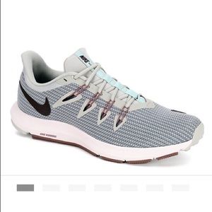 WMNS Nike Quest